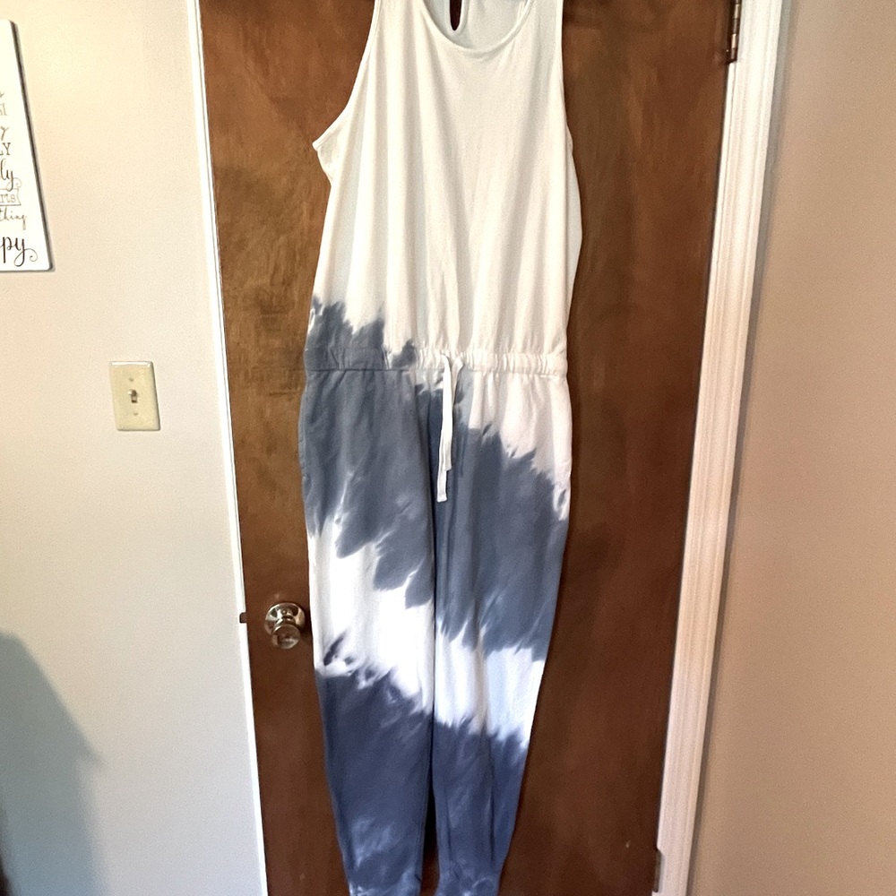 Brand new woman’s jumper.